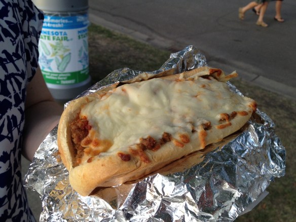 Gizmo Sandwich from Carl's Gizmo Sandwich - www.theculinarycapers.com review of the MN state fair Gizmo Sandwich from Carl's Gizmo Sandwich - www.theculinarycapers.com review of the MN state fair