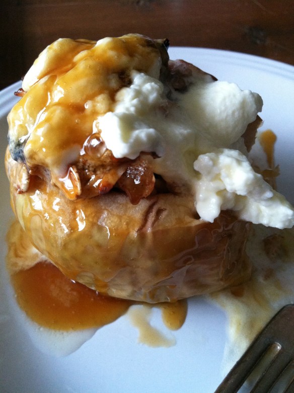 Ginger & Fig Baked apples from www.theculinarycapers.com