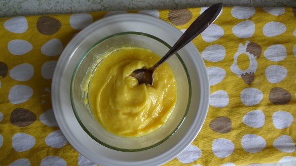 Homemade lemon curd // The Culinary Capers